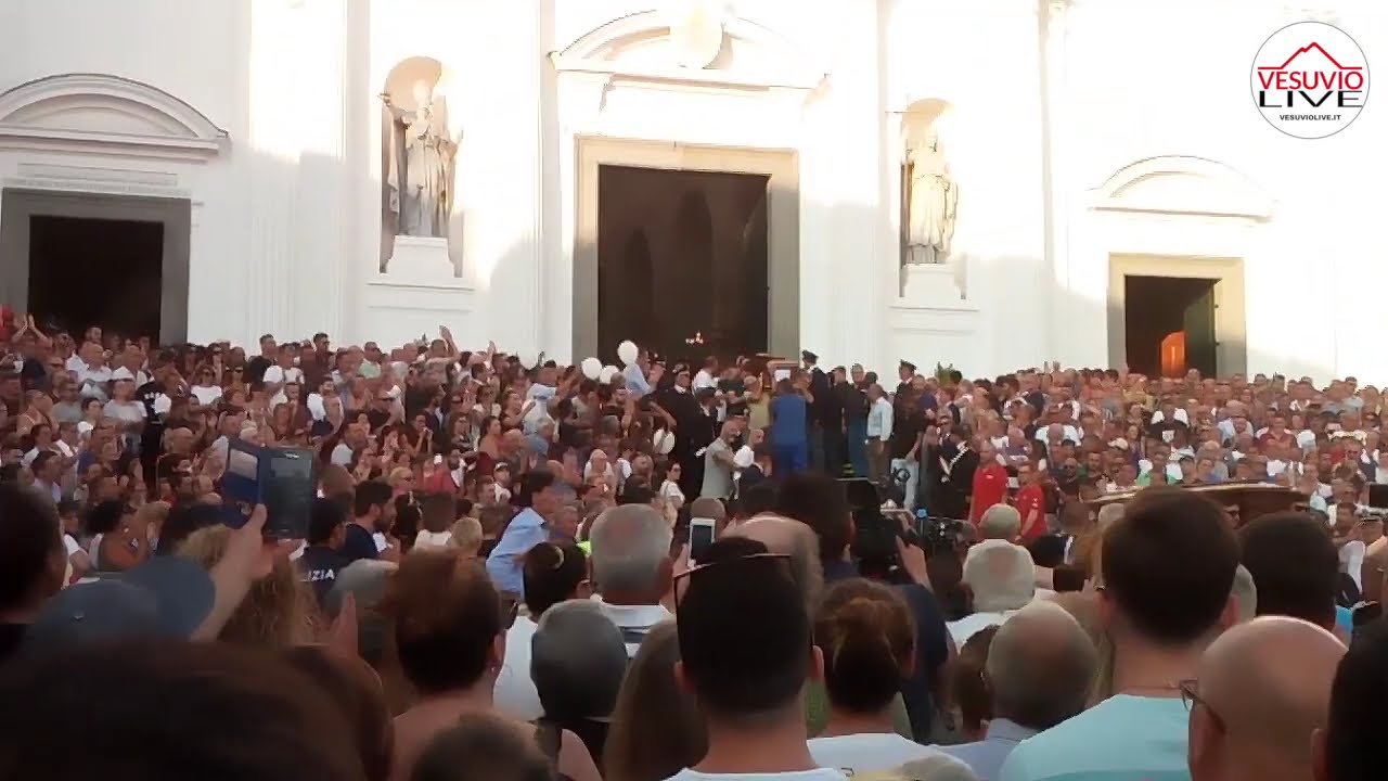 FUNERALI 4 VITTIME DEL CROLLO DI GENOVA A TORRE DEL GRECO