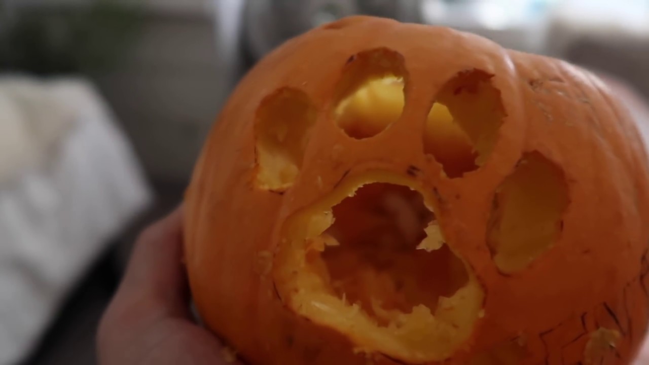 PUMPKIN PATCH!! OUR FIRST TIME CARVING!! 🎃 | KB AND KARLA