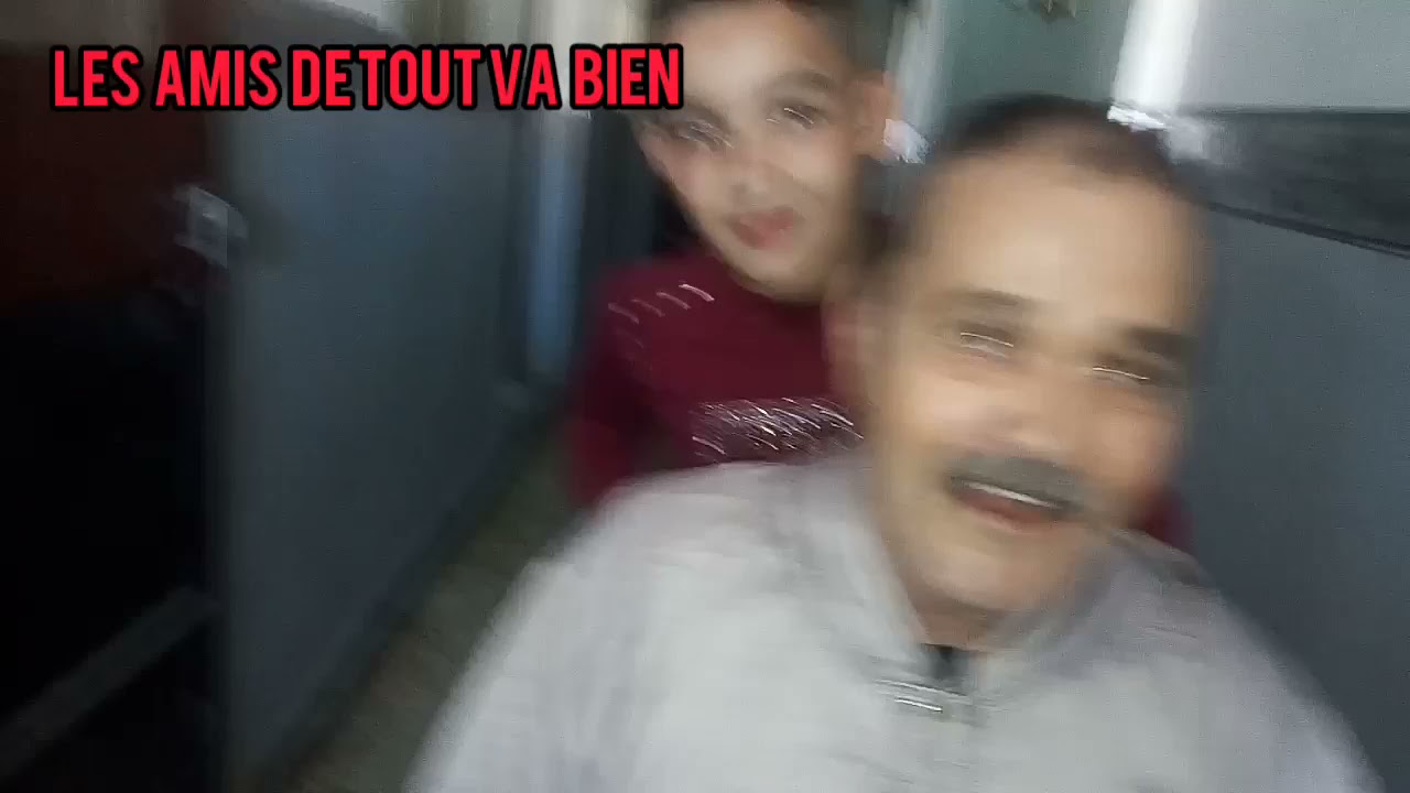 Cheikh chadli maamar avec les amis de tout va bien.