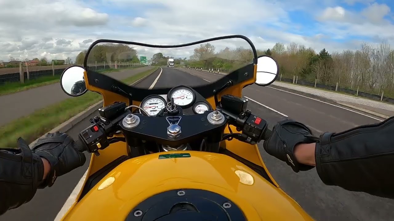1997 Triumph Daytona 900 Super III Walkaround & Test Ride