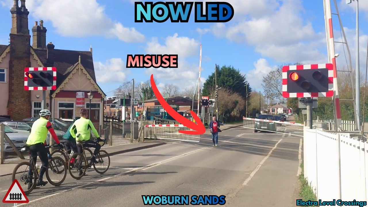 (LEDs & Misuse) Woburn Sands Level Crossing, Buckinghamshire (14/03/26)