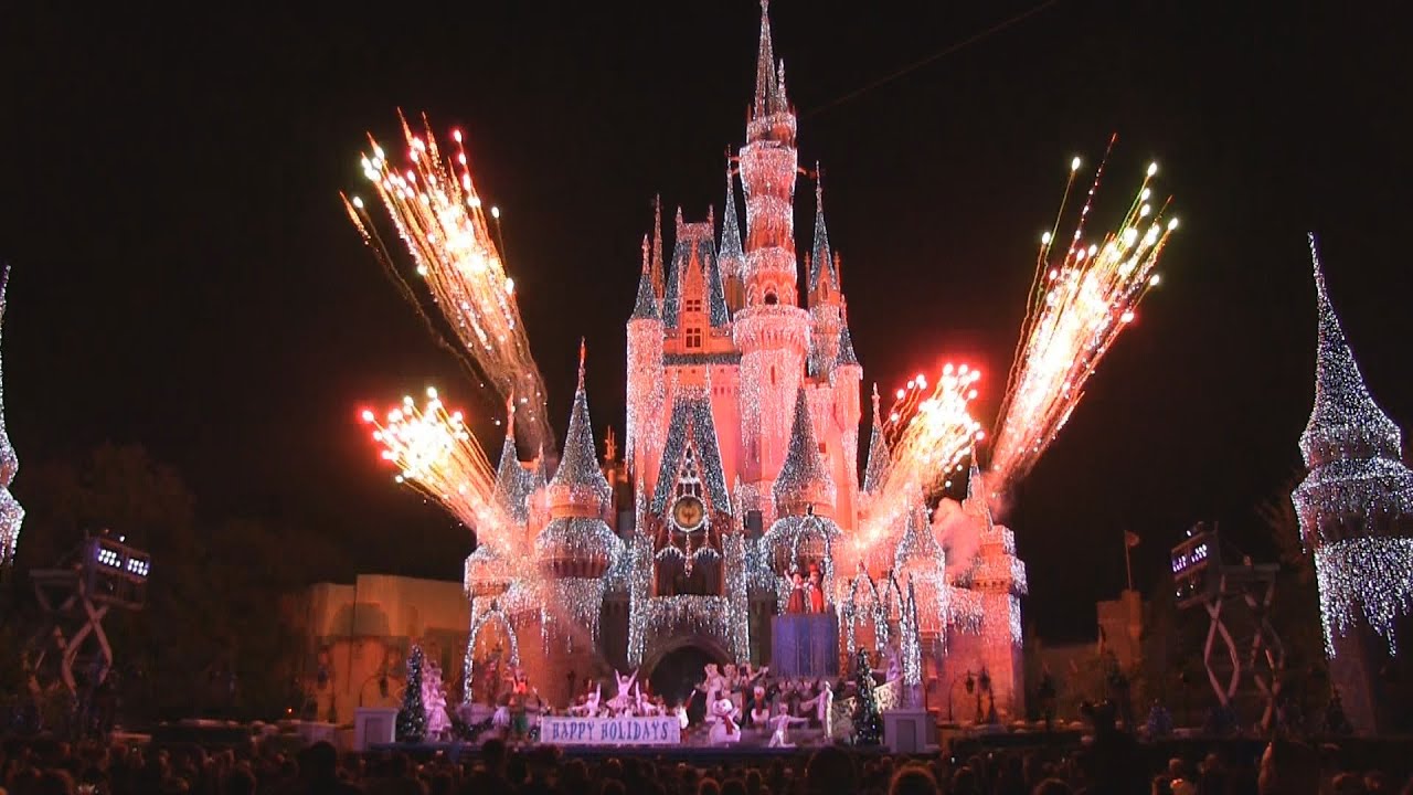 Full Celebrate the Season stage show during Mickey's Very Merry Christmas Party