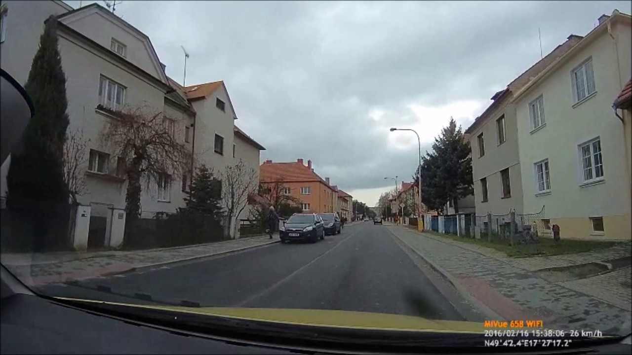 Řidičský antitalent v autoškole. A s vysvětlujícími poznámkami...