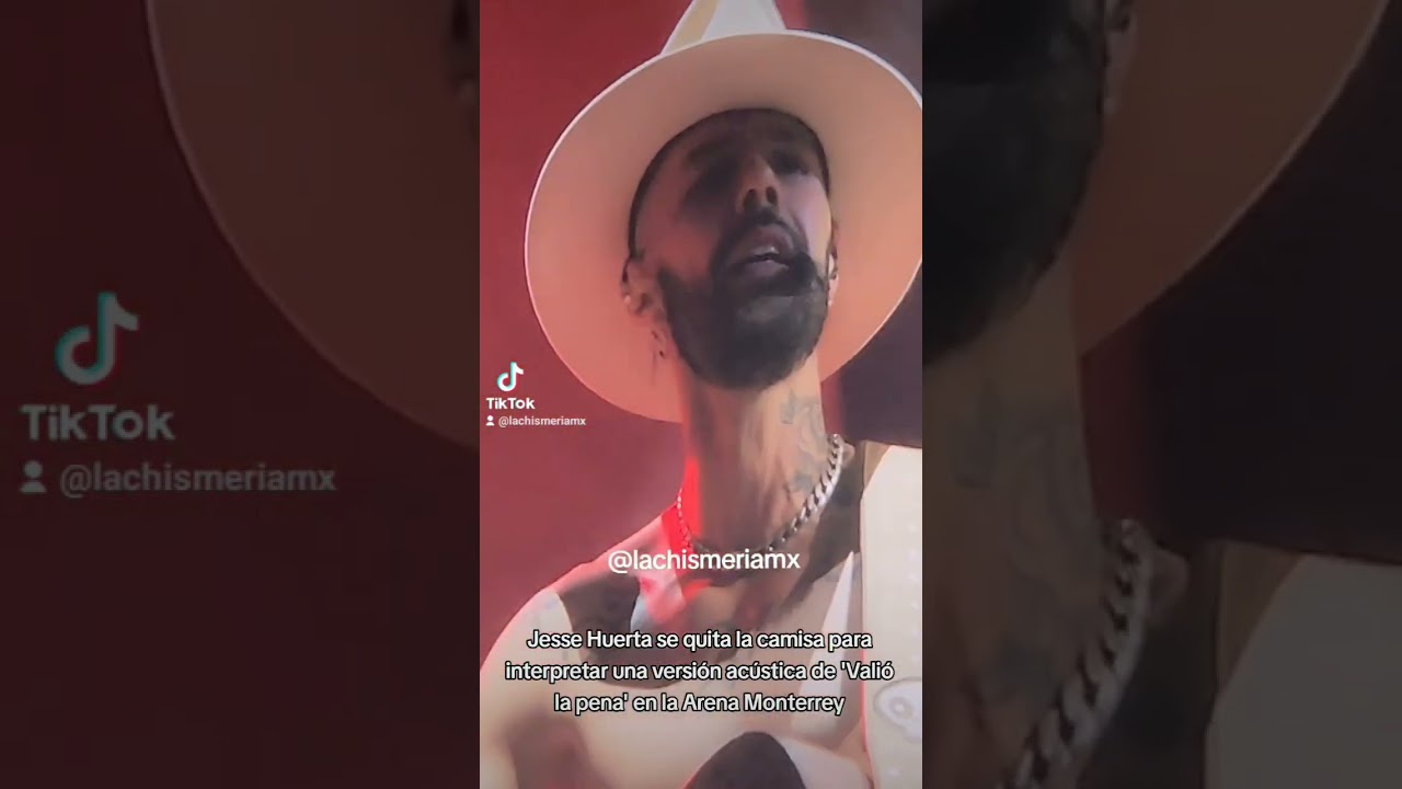 Jesse Huerta se quita la camisa para interpretar el tema 'Vali&oacute; la pena' en la Arena Monterrey