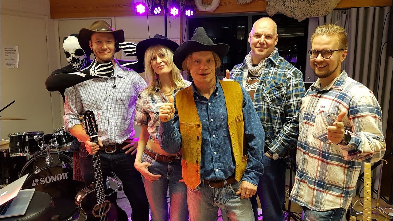 Opebändi The Lonesome Cowboys at Iltavuolu Oct 31, 2019