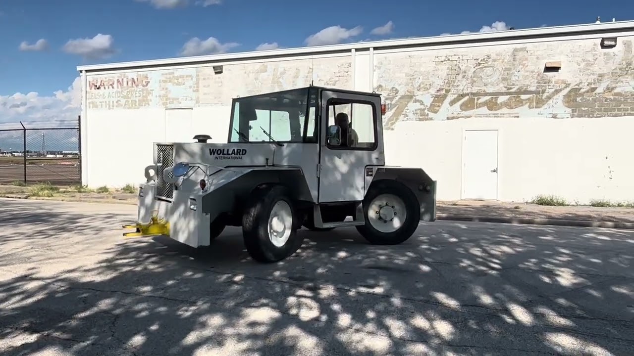 2007 NMC Wollard 200MB4V2 Pushback Tractor - Operational Video