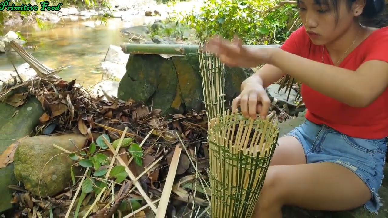 @Primitive Food Beautiful Girl Making Bamboo Trap  Catch Shrimps  Cooking for Eating Delicious