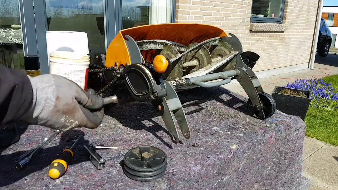 How to maintain and sharpen the Fiskars Momentum Lawnmover