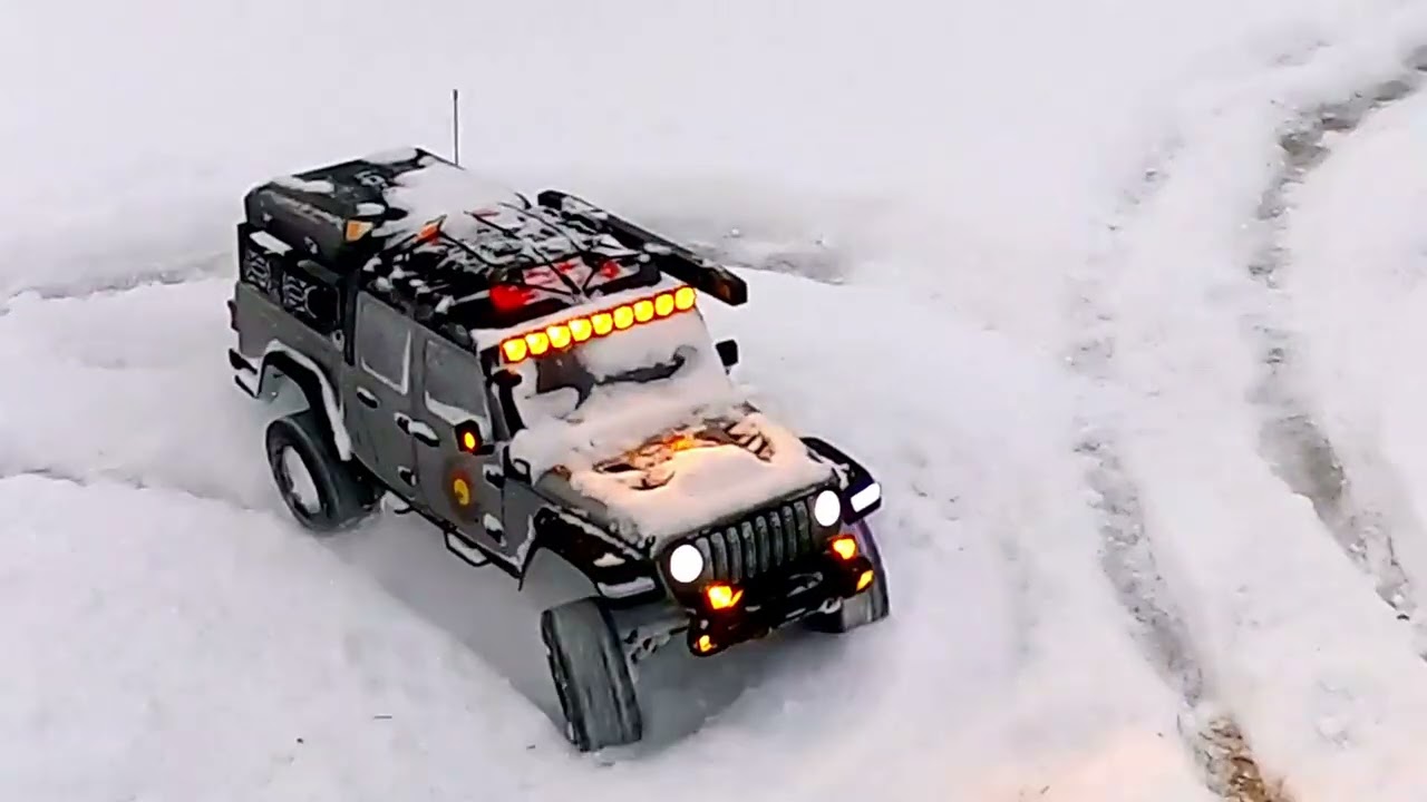 Rlaarlo JK07 driving in the snow in Fort Collins, CO.