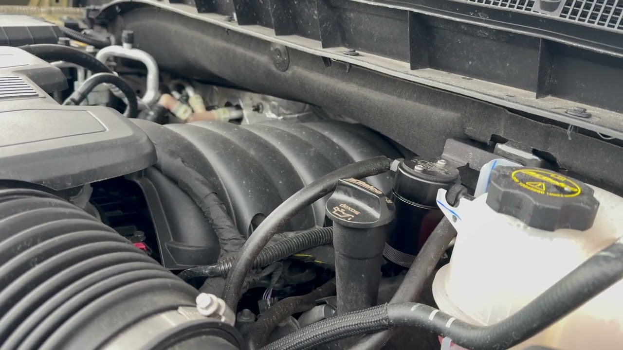 GM L84 Gen V 5.3 V8 running Mobil 1 Euro ESP 0W-30 Driver Valve Cover