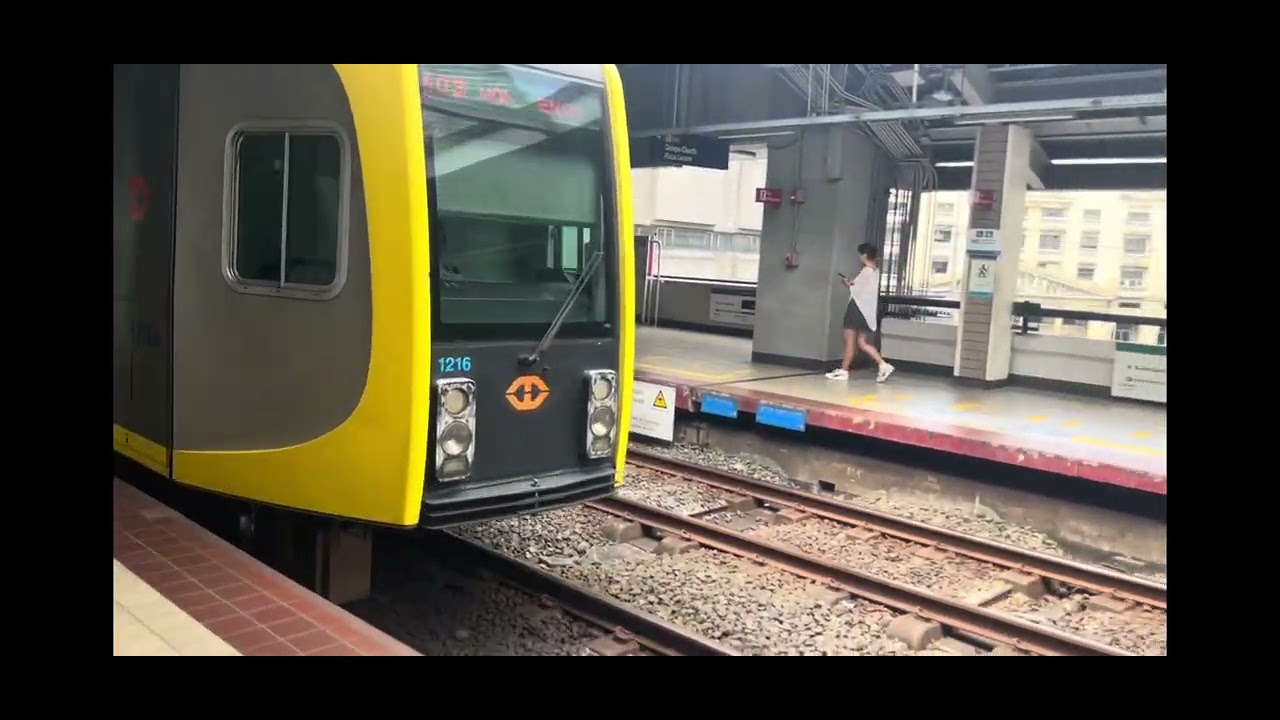 Riding a LRT! VLOG