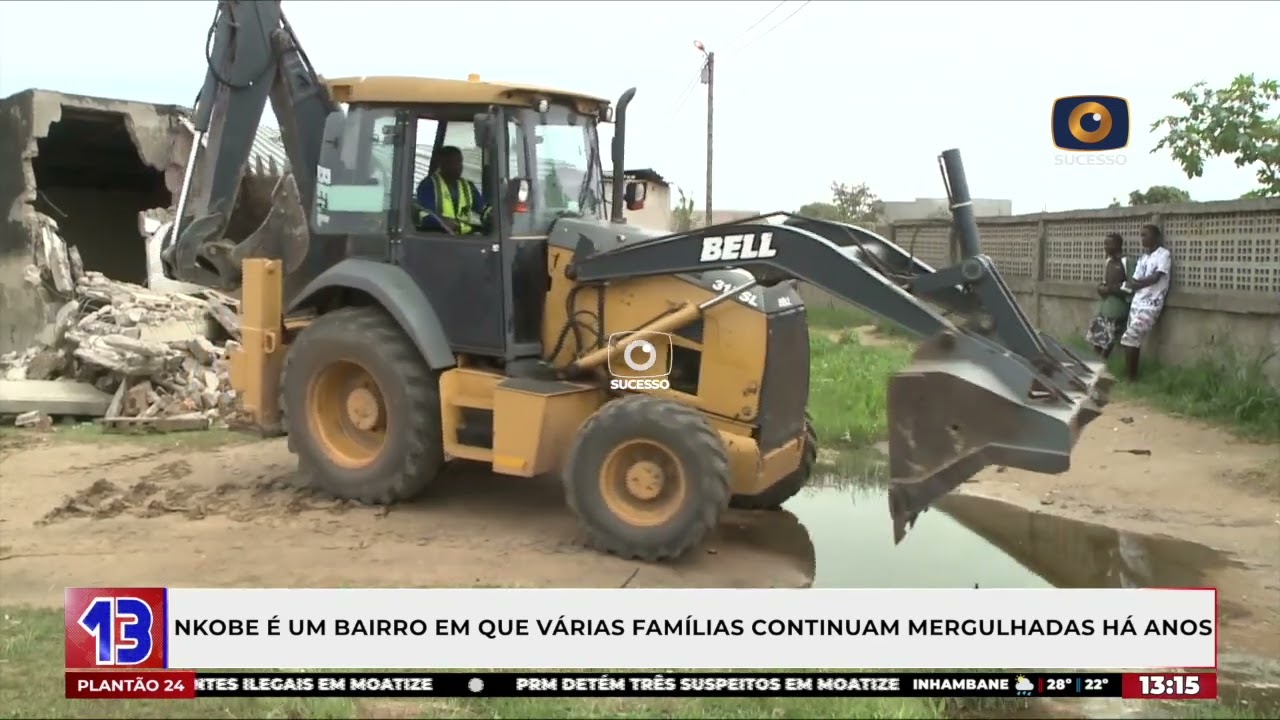 MUNICÍPIO DA MATOLA DEMOLE TODAS AS CASAS CONSTRUÍDAS JUNTO ÀS VALETAS EM NKOBE