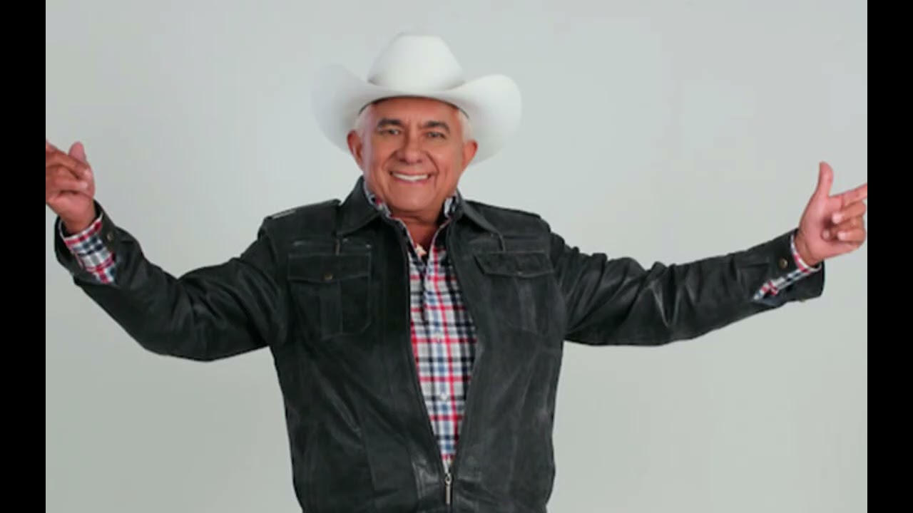 Cantando una de Reynaldo. Lo que es Felicidad