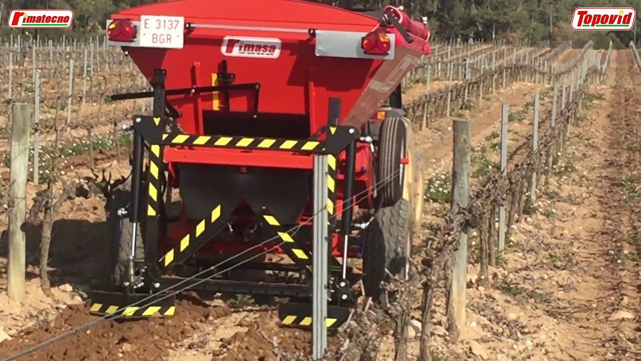 Topovid en viñedos del Penedes para enterrar abono en la viña