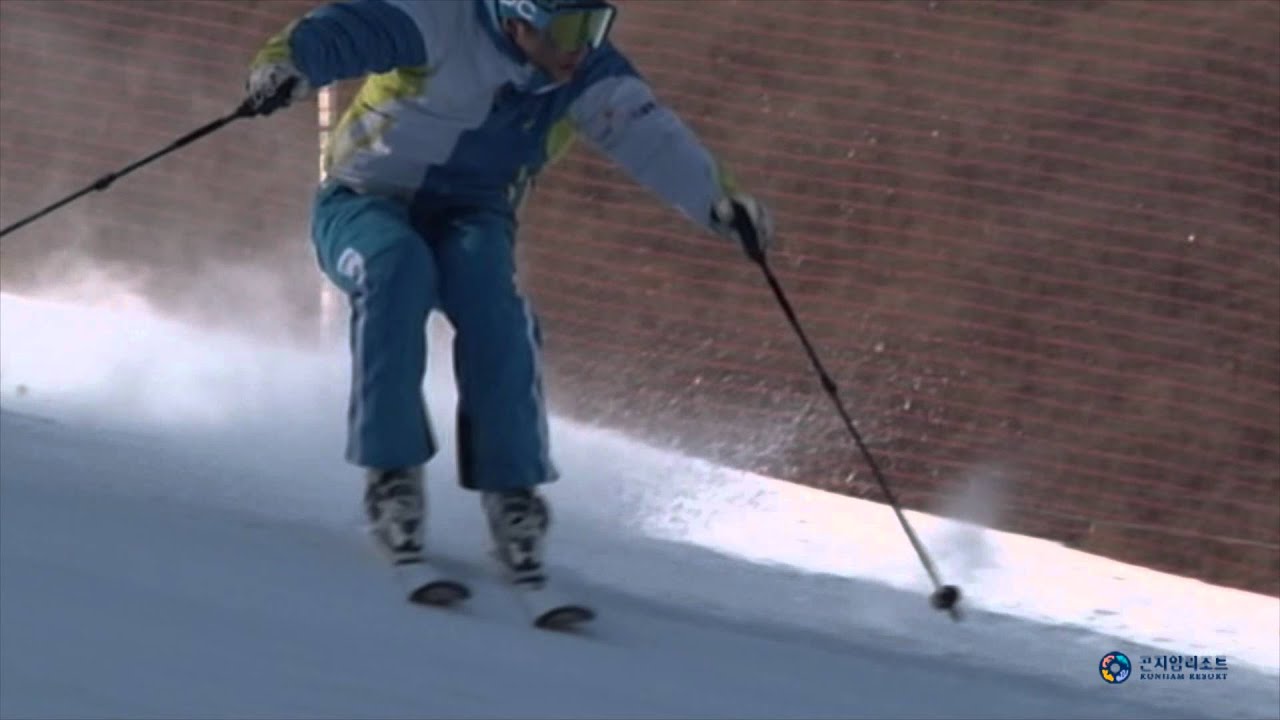 Super Slow Skiing - Long Turn