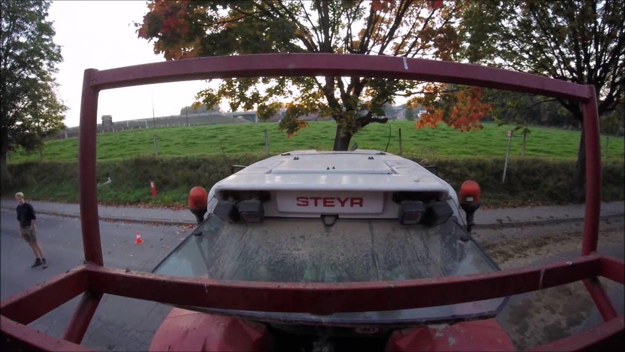Bieten rooien met Steyr 9145./ Digging beets with Steyr9145.