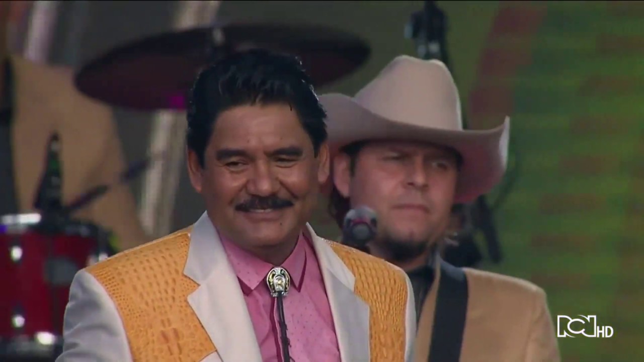 CHUY LUVIANO Y SUS RAYOS DE MÉXICO EL ORIGINAL LA CASA PIERDE (EN VIVO)