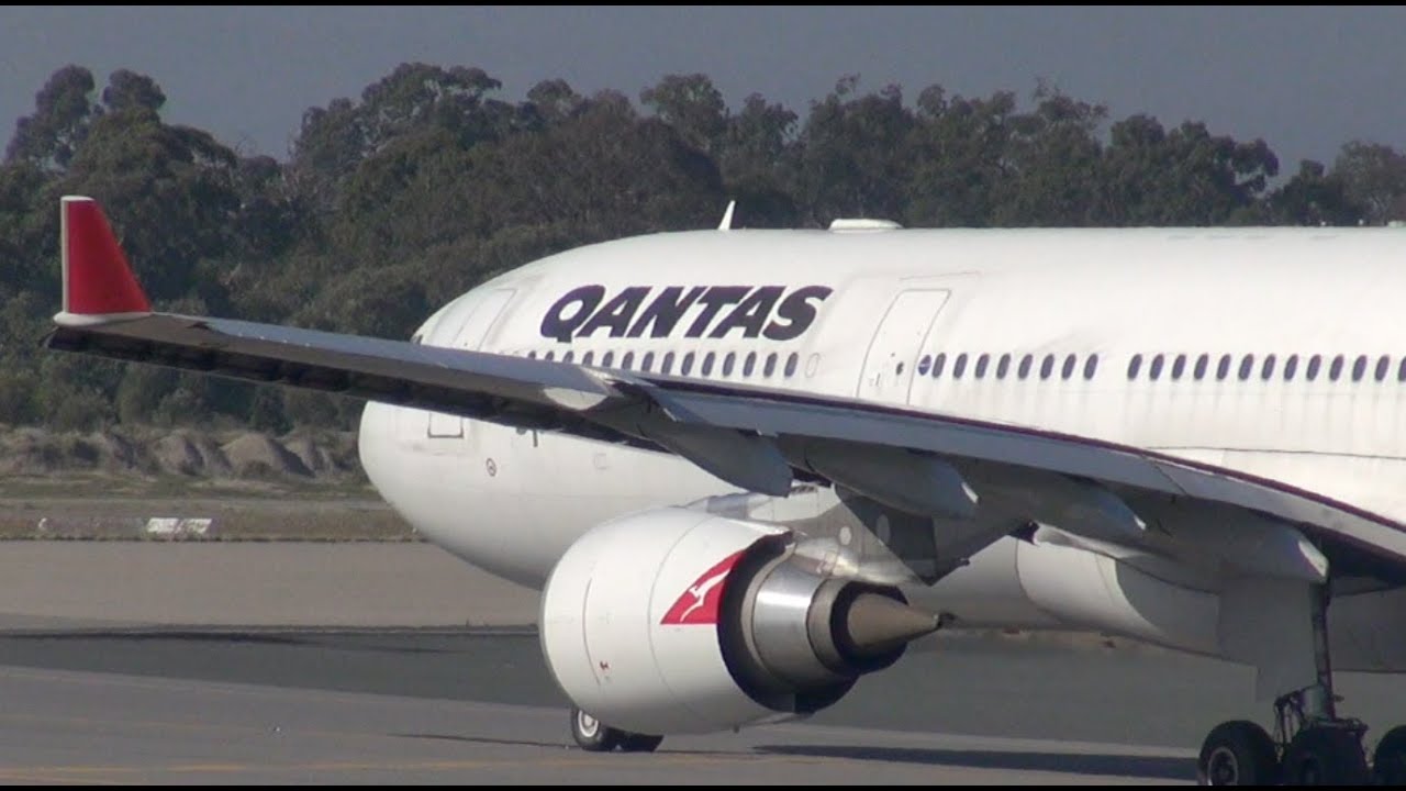 Qantas A330-300 Take Off ✈ (HD)