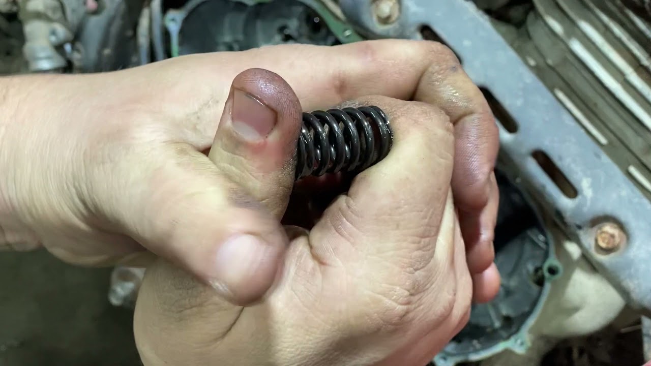 How to change the clutch on a Honda 300EX