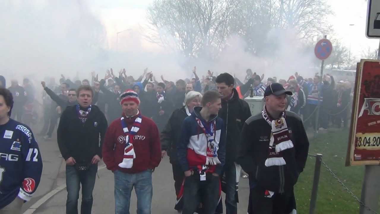 1. marsch zum stadion