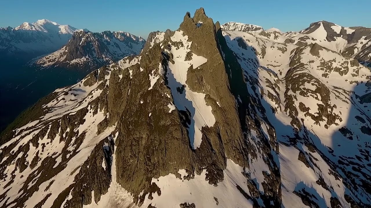 4K Drone View of the Most Beautiful Mountain Lakes ⛰️🌄