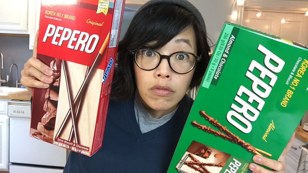 LIVE GIANT Pepero Taste Test - FAIL!
