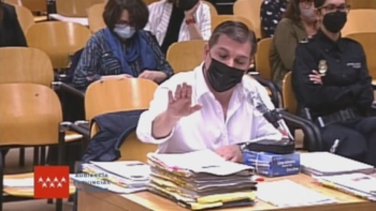 Rey del Cachopo asegura que Heidi traficaba con drogas y a él le amenzaron