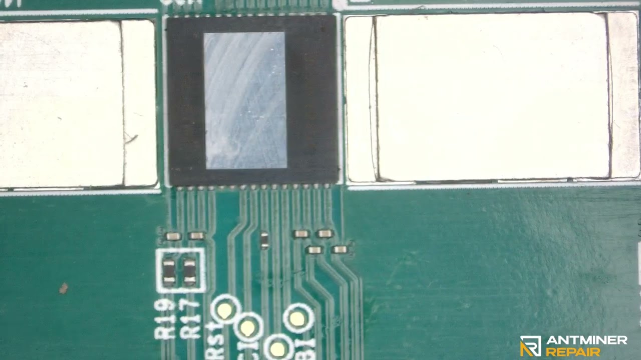 Antminer S21+, destroyed. 11 cracked chips - trying to restore