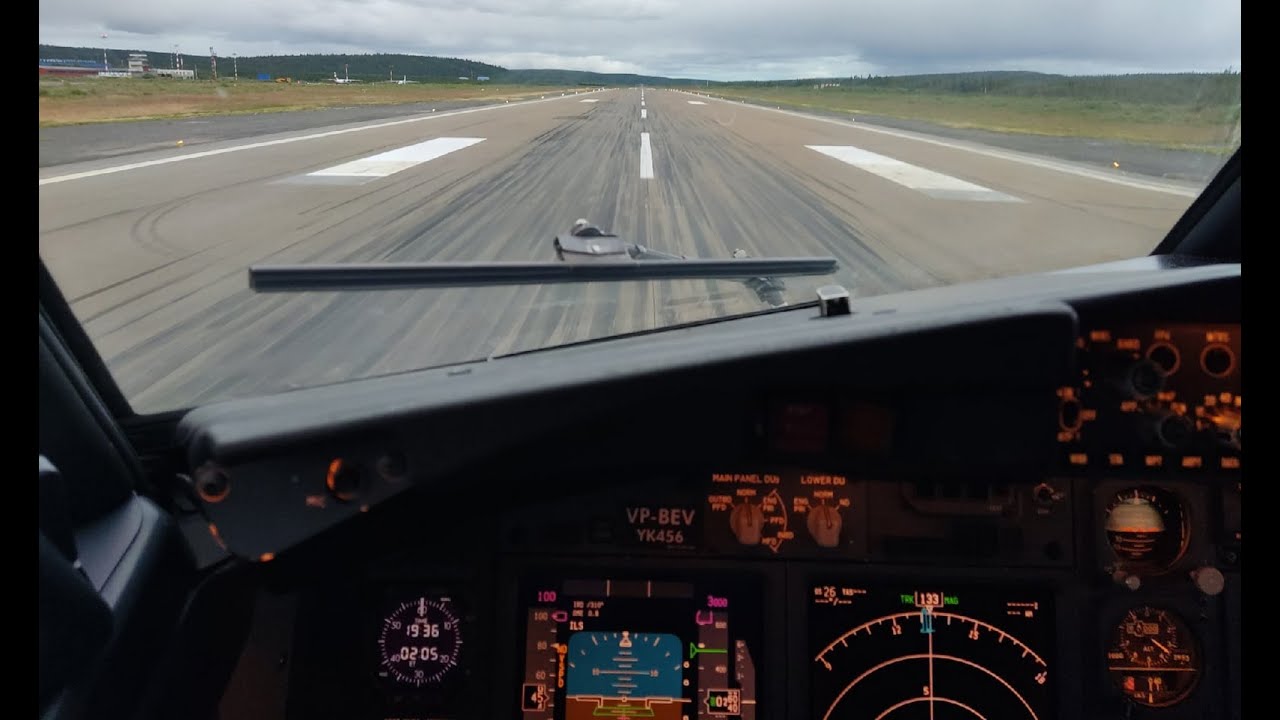 Посадка в Мурманске. Boeing 737-800