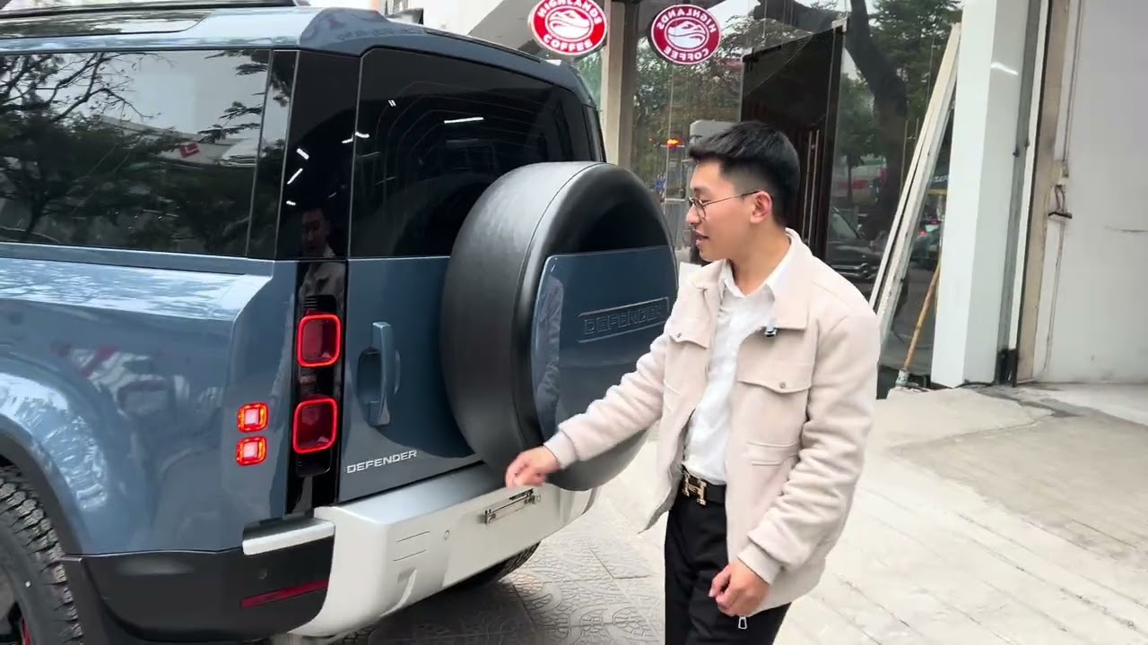 Hàng 1 viên- Land Rover Defender 90. Odo 3v5 mile Giá : 3 tỷ xyz triệu #roycar  #rangerover 