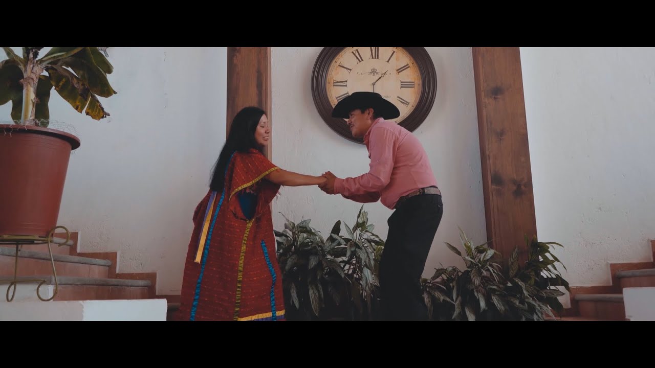LEALES DE OAXACA| QUEDATE UN RATITO (Video Clip) 2021