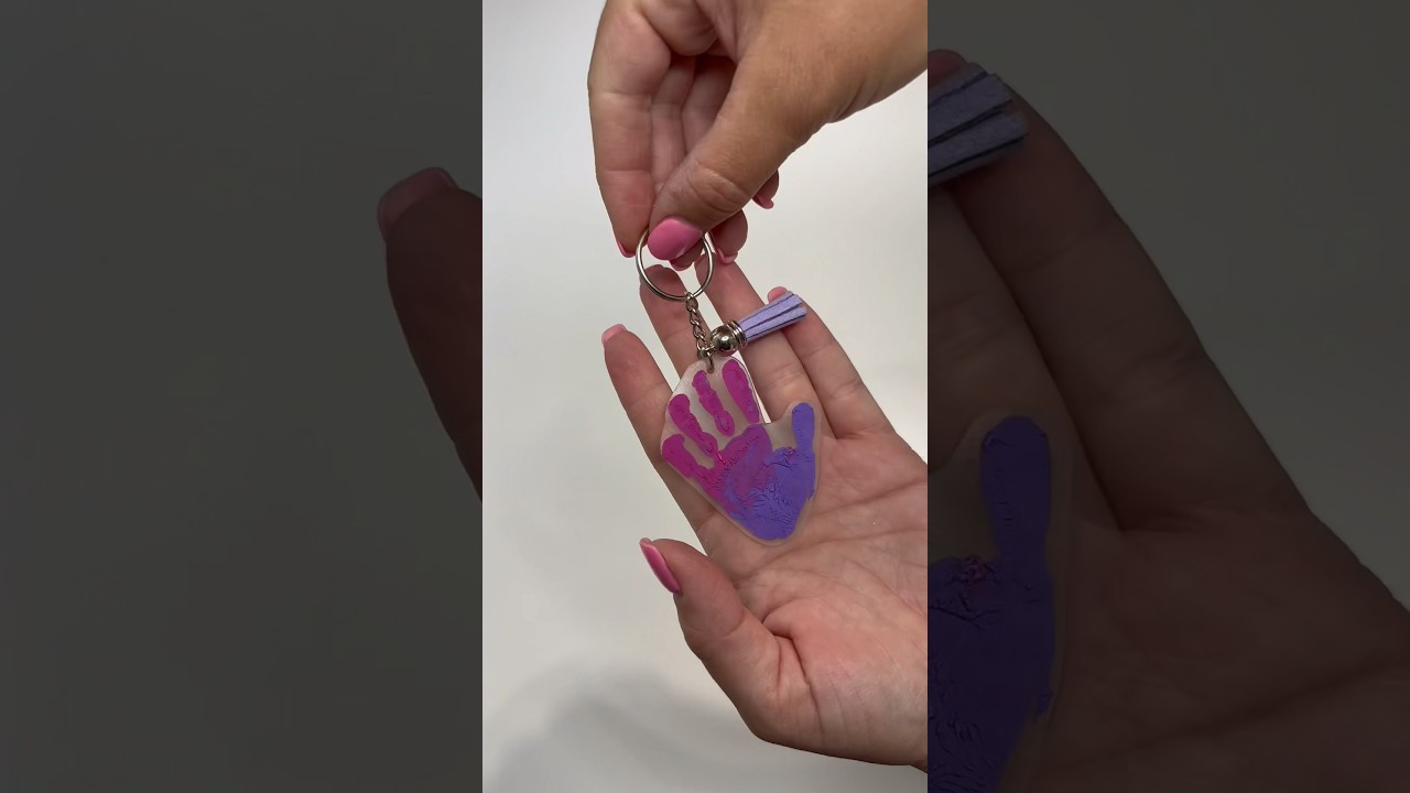 These make the sweetest keychains 🥹 Subscribe for more easy kid&rsquo;s crafts! #kidscraft #kidscrafts