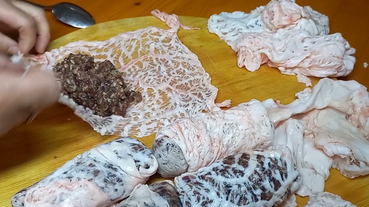 Қойдың іш майына орай салдым.Іш май ішіндегі әсіп.