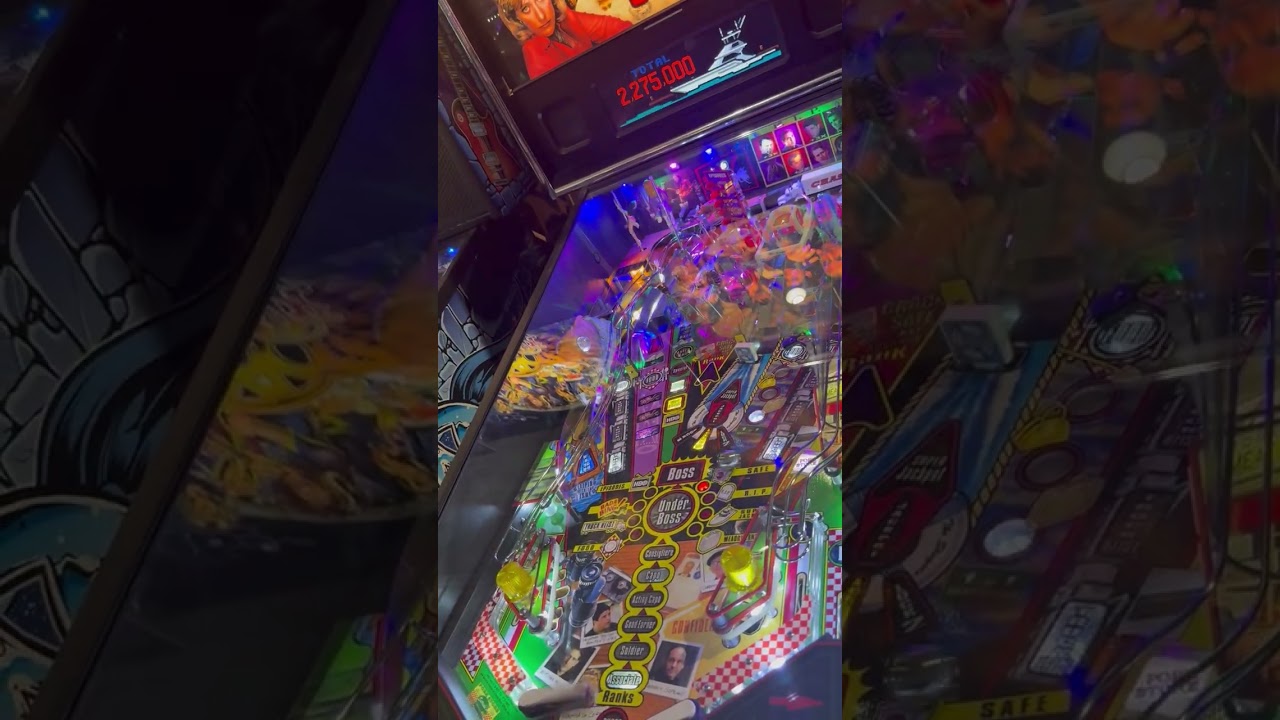 The Sopranos Pinball Machine (Stern, 2005)