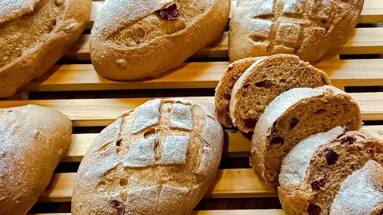 免揉伯爵紅茶歐包 No Knead Bread 無油,無糖. 淡淡的紅茶香加上堅果的香脆,與蔓越莓的酸甜,多重口感香氣在口中交匯.#伯爵紅茶歐包,#No Knead Bread,#蔓越莓