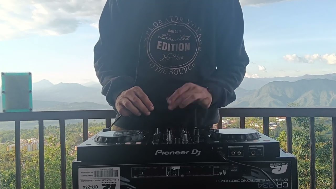 mnml-TECH-house MIX #2 | Practicando en DDJ 400 en Valparaíso Antioquia | @makin_dj | SUNSET CALLING