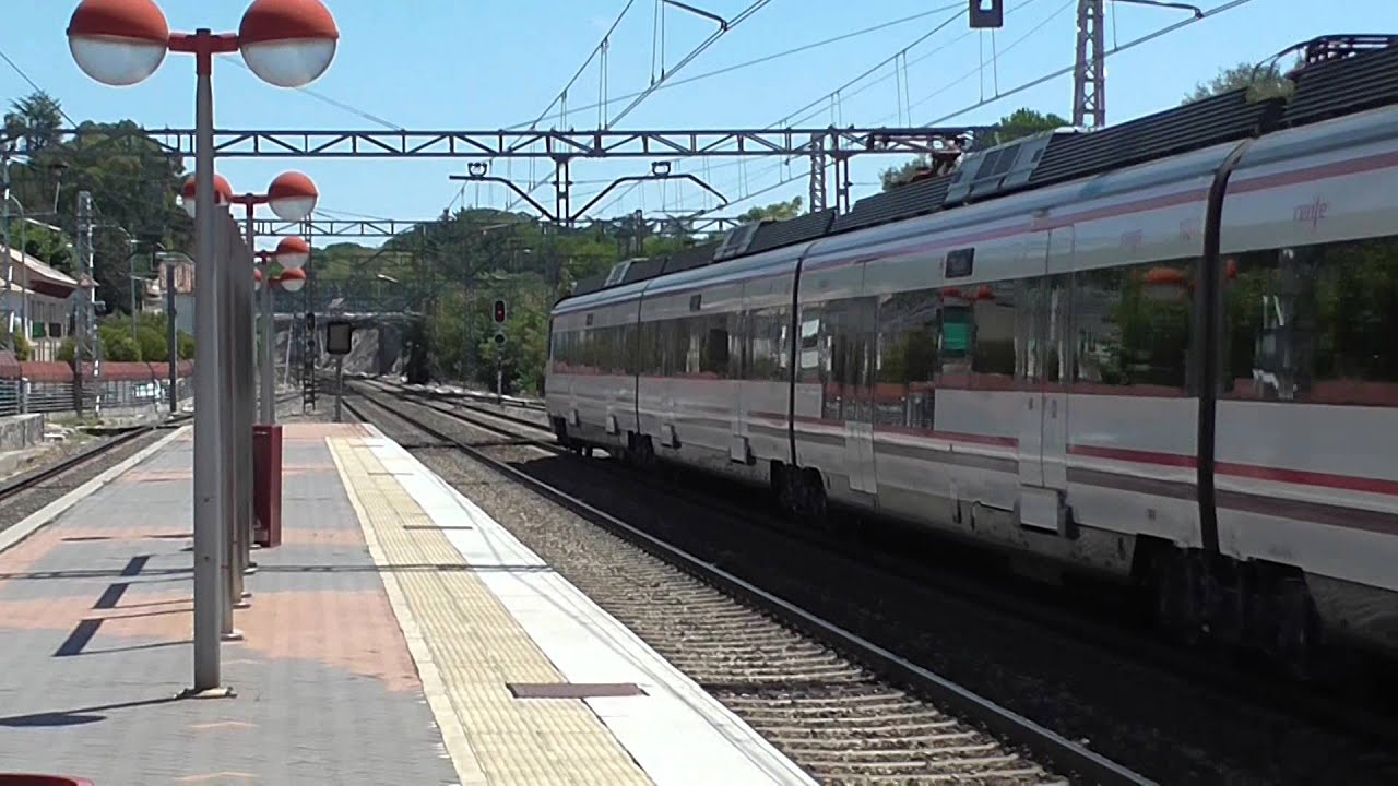 Renfe Cercanias - 465.107 entrando en Torrelodones
