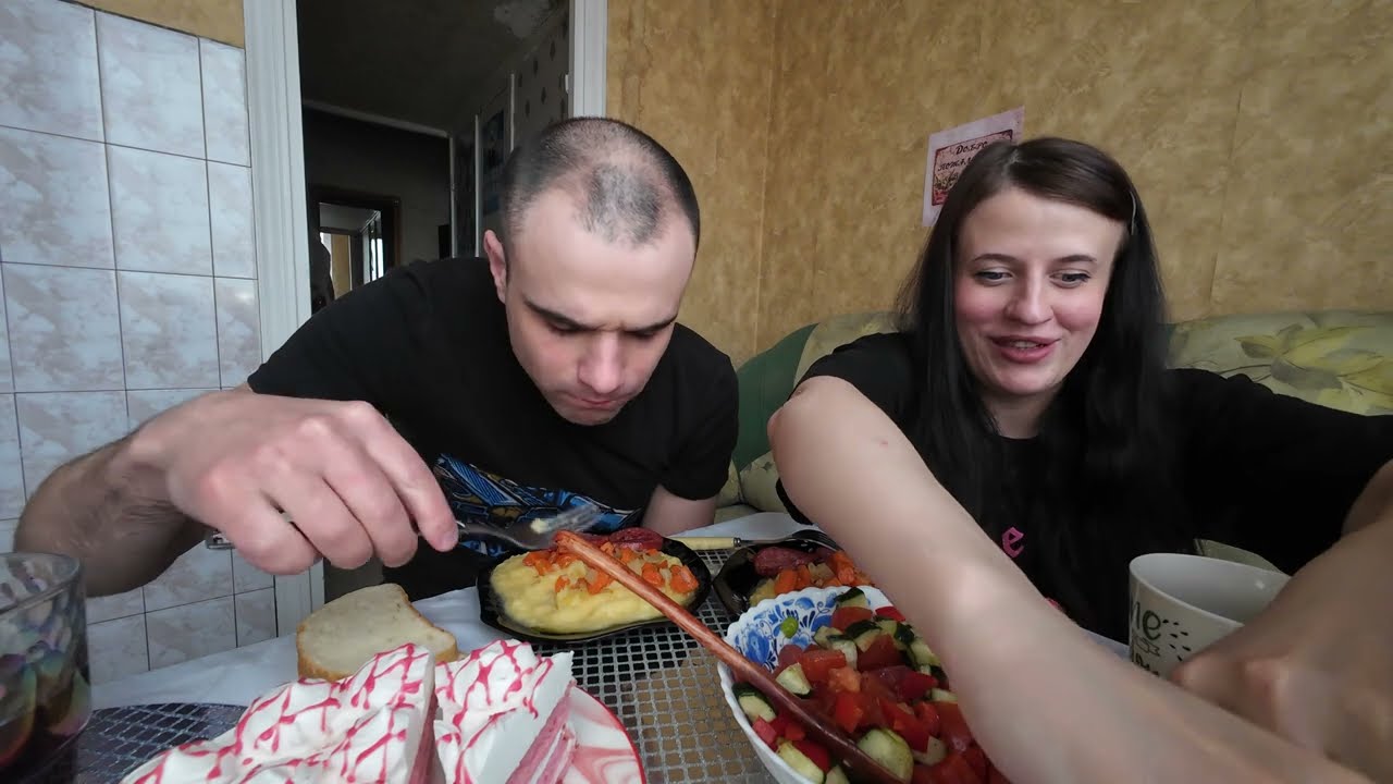 MASHED POTATOES WITH SAUSAGE / SALAD / CAKE / RUSSIAN DINNER / MUKBANG #asmr #mukbang #eating #food