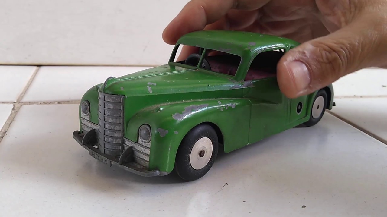 Brinquedo antigo - Mettoy - Fabricado na Grã Bretanha - Funciona a corda