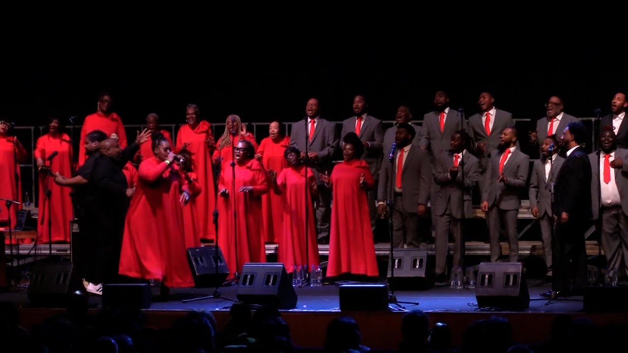 Eric Waddell & Abundant Life Singers performing '''Tis the Season