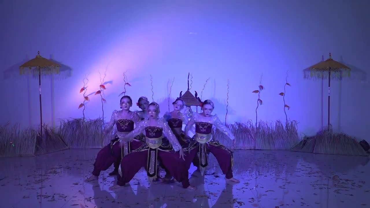 Tari Sanghyang Pake,  Doea Tradisional Dance - SMPN 2 Cibinong, Kabupaten Bogor