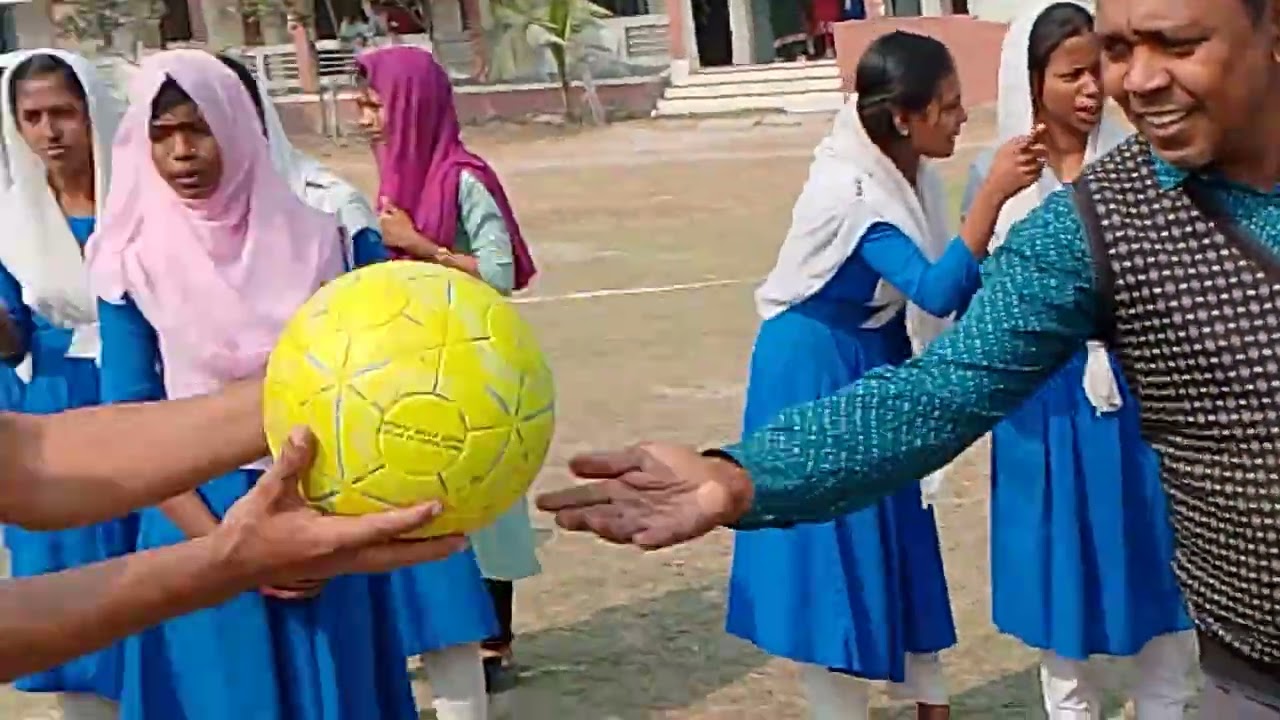 বাজনা থামলে বল কোথায় নারহট্ট বহুমুখী উচ্চ বিদ্যালয় শিক্ষক ও শিক্ষিকা