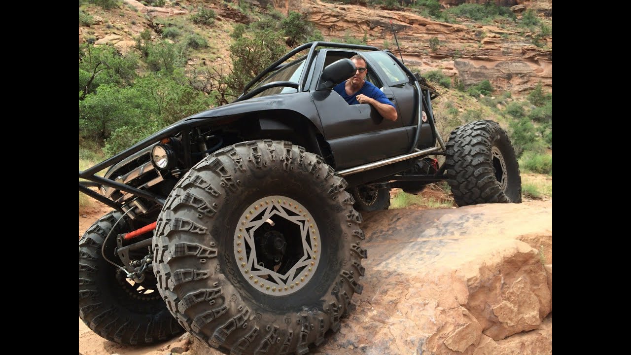 XSXJ S10 Rockwell Truggy on 49 inch Iroks