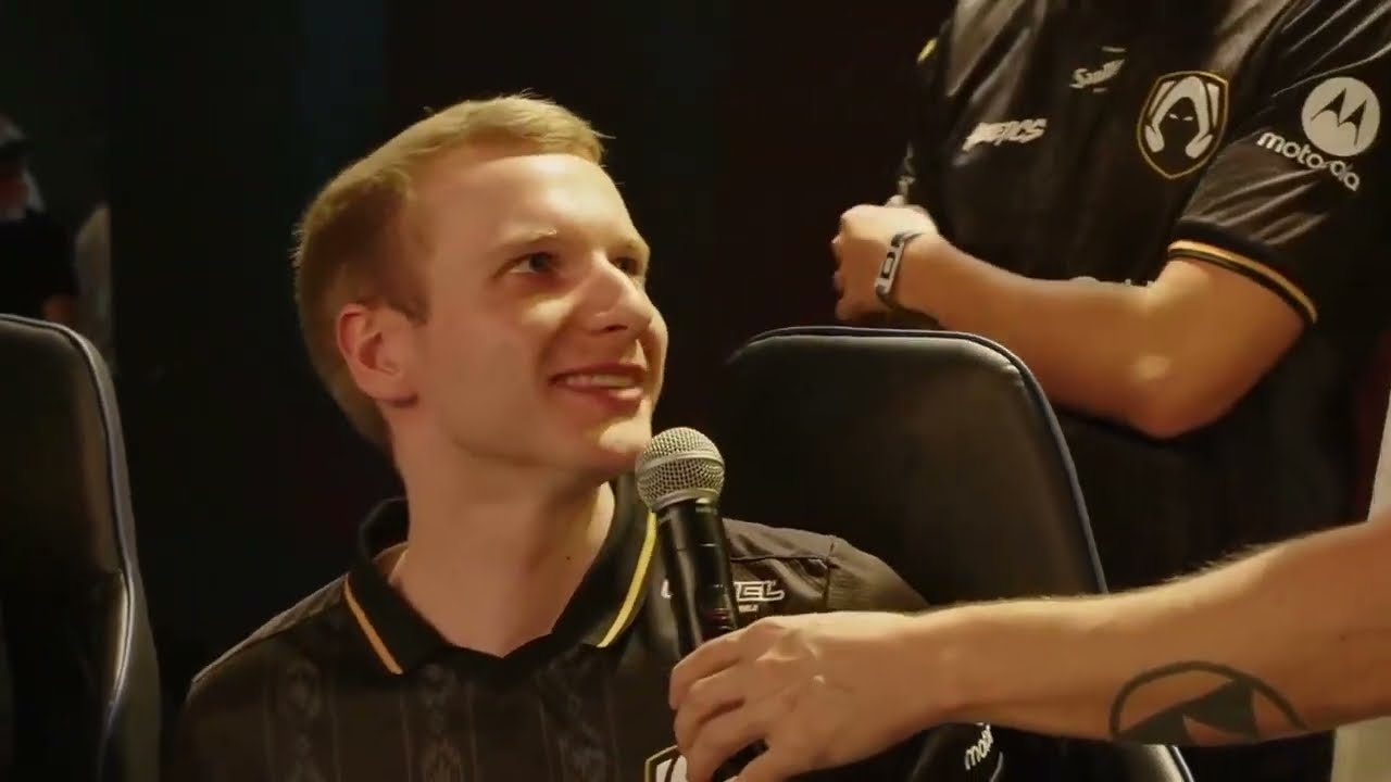 JANKOS talks about FLAKKED's name in HERETICS SHOWMATCH (Jankos mom 69)