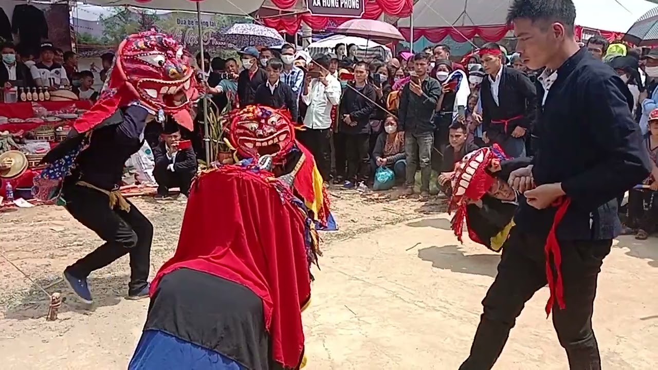 Múa Sư Tử tại Háng Pò Pác Khuông.