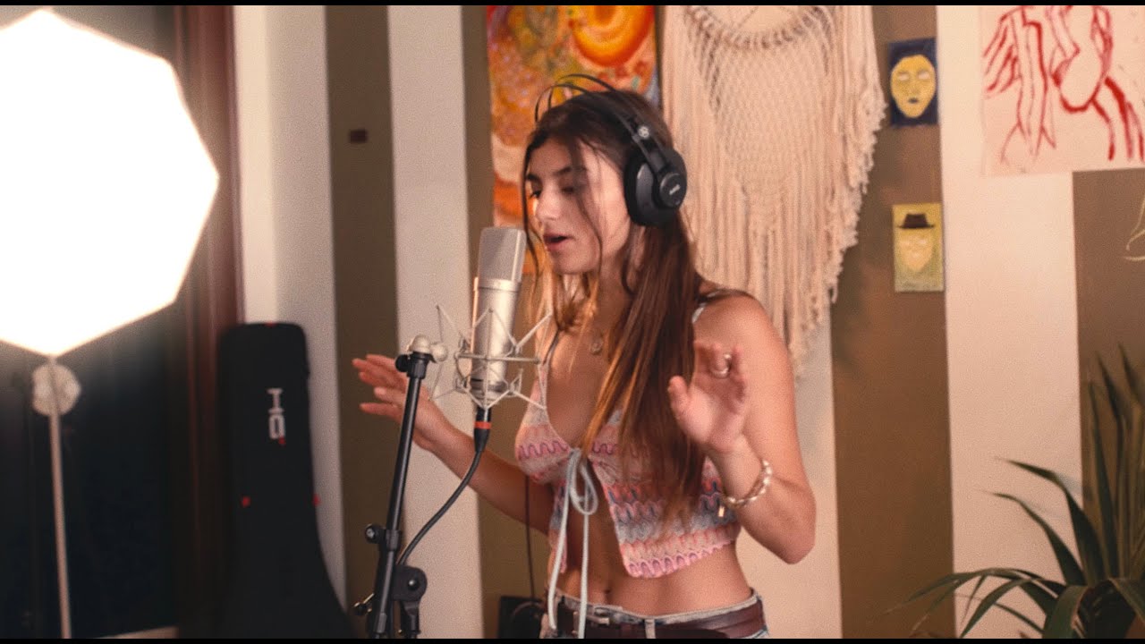 I Keep On Falling II Home Studio Live Session