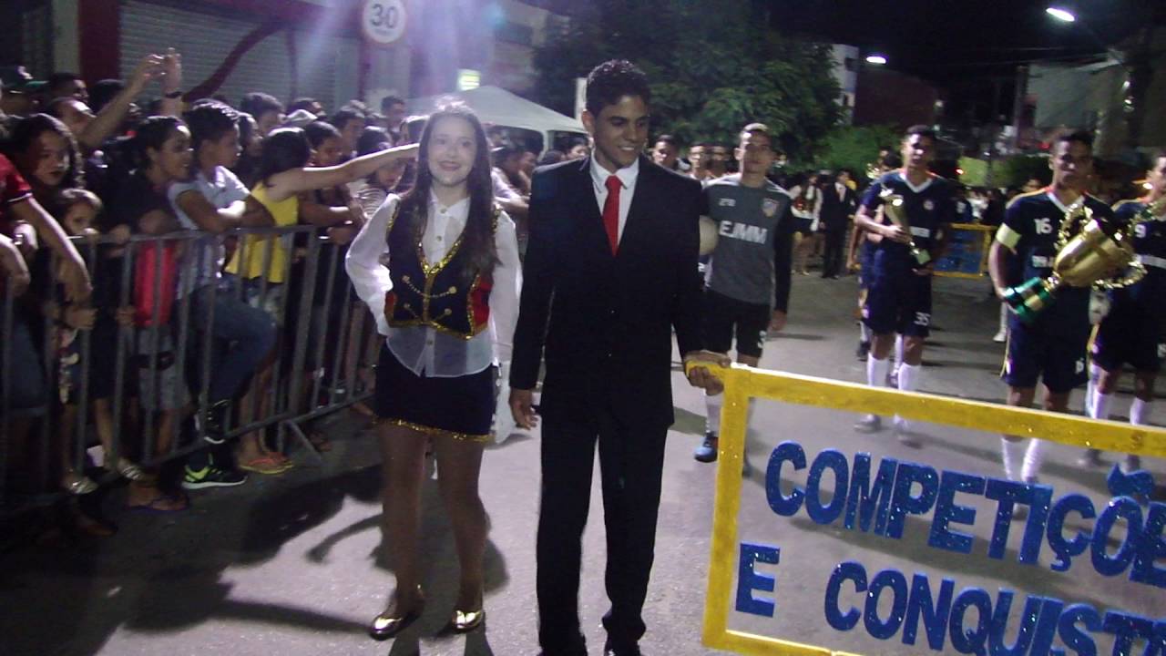 Desfile da Escola João Monteiro de Melo no aniversário de 88 anos de Belo Jardim, PE