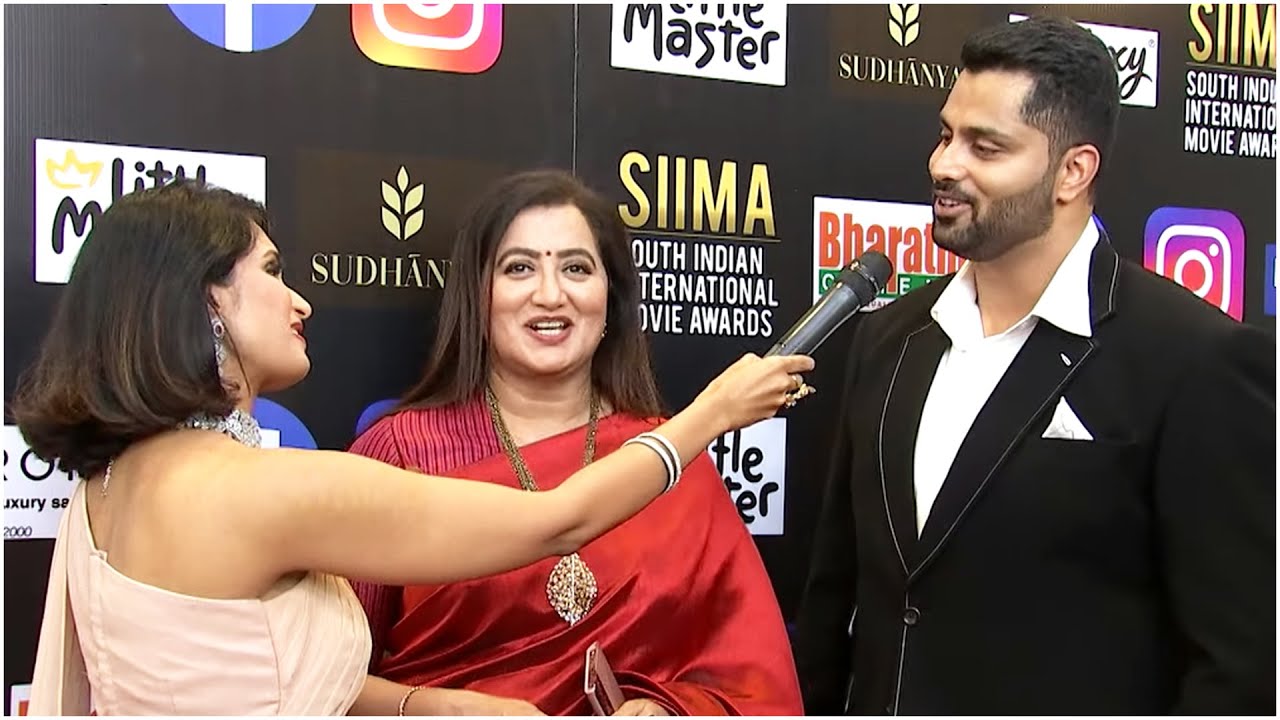Actor Abishek Ambareesh Cracking Jokes On His Mother Sumalatha Ambareesh At SIIMA Red Carpet