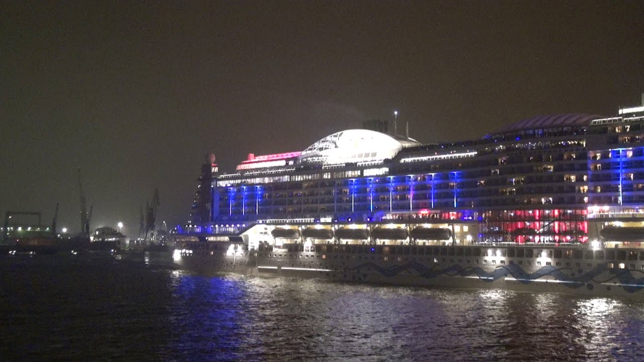 AIDAprima / Silvester Hamburg 2017 / Cruise Center Altona