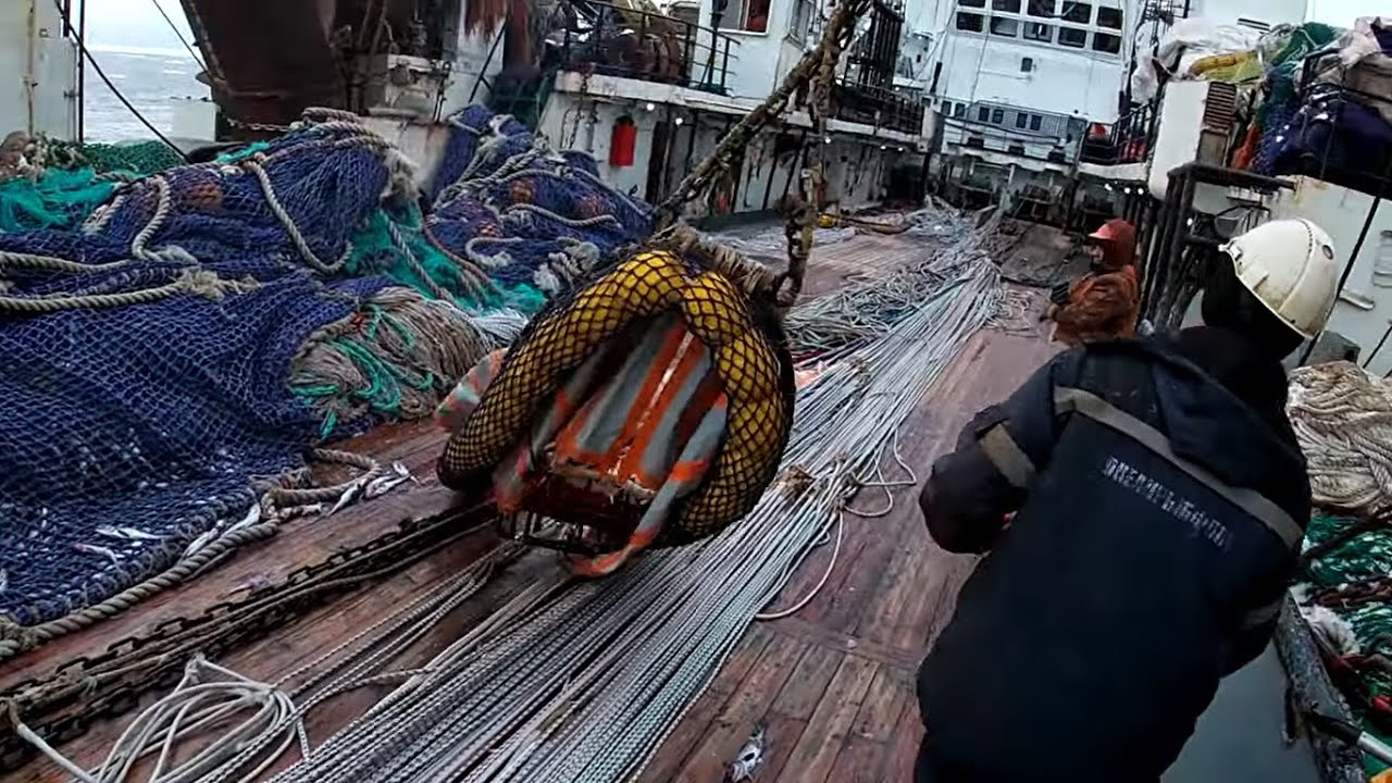 Постановка трала во льдах. Со второй попытки.